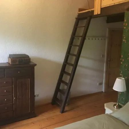 Altes Forsthaus * Garzau-Garzin