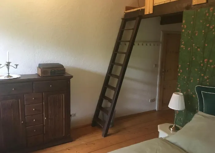 Altes Forsthaus * Garzau-Garzin